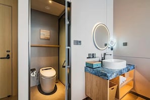 Habitación Confort doble | Escritorio, espacio para trabajar con un portátil, cortinas opacas