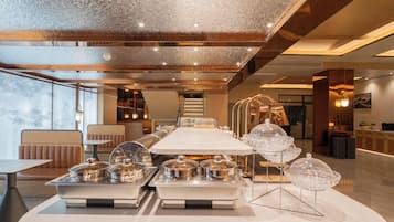 Café da manhã com buffet todos os dias (CNY 48 por pessoa)