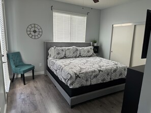 4 quartos, ferros/tábuas de passar roupa, Wi-Fi, roupa de cama