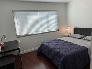 4 bedrooms, iron/ironing board, WiFi