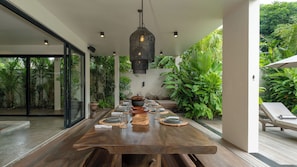 Villa, vista a la alberca | Comedor