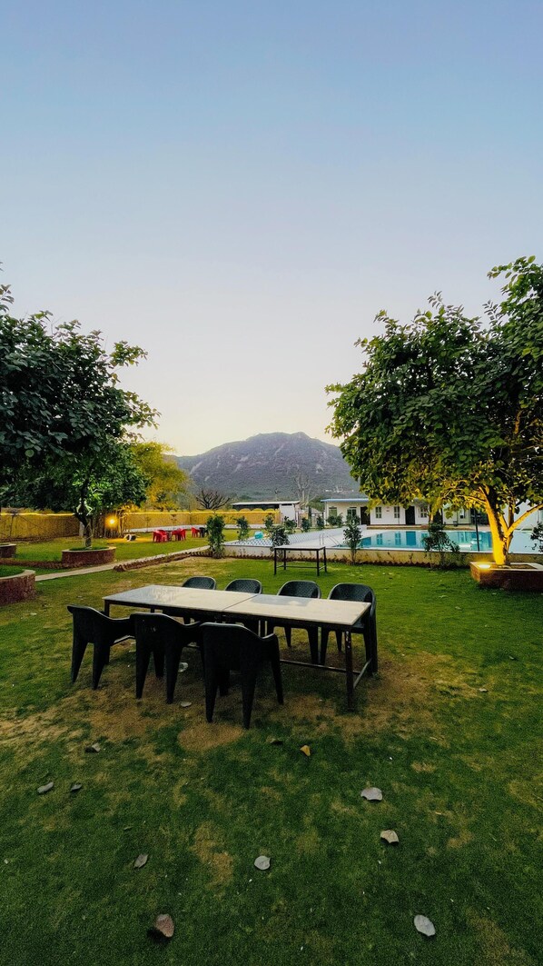 Property grounds - THE HILL VIEW - SWIMMING POOL & RESORT (Amer)