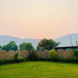 Property grounds - THE HILL VIEW - SWIMMING POOL & RESORT (Amer)