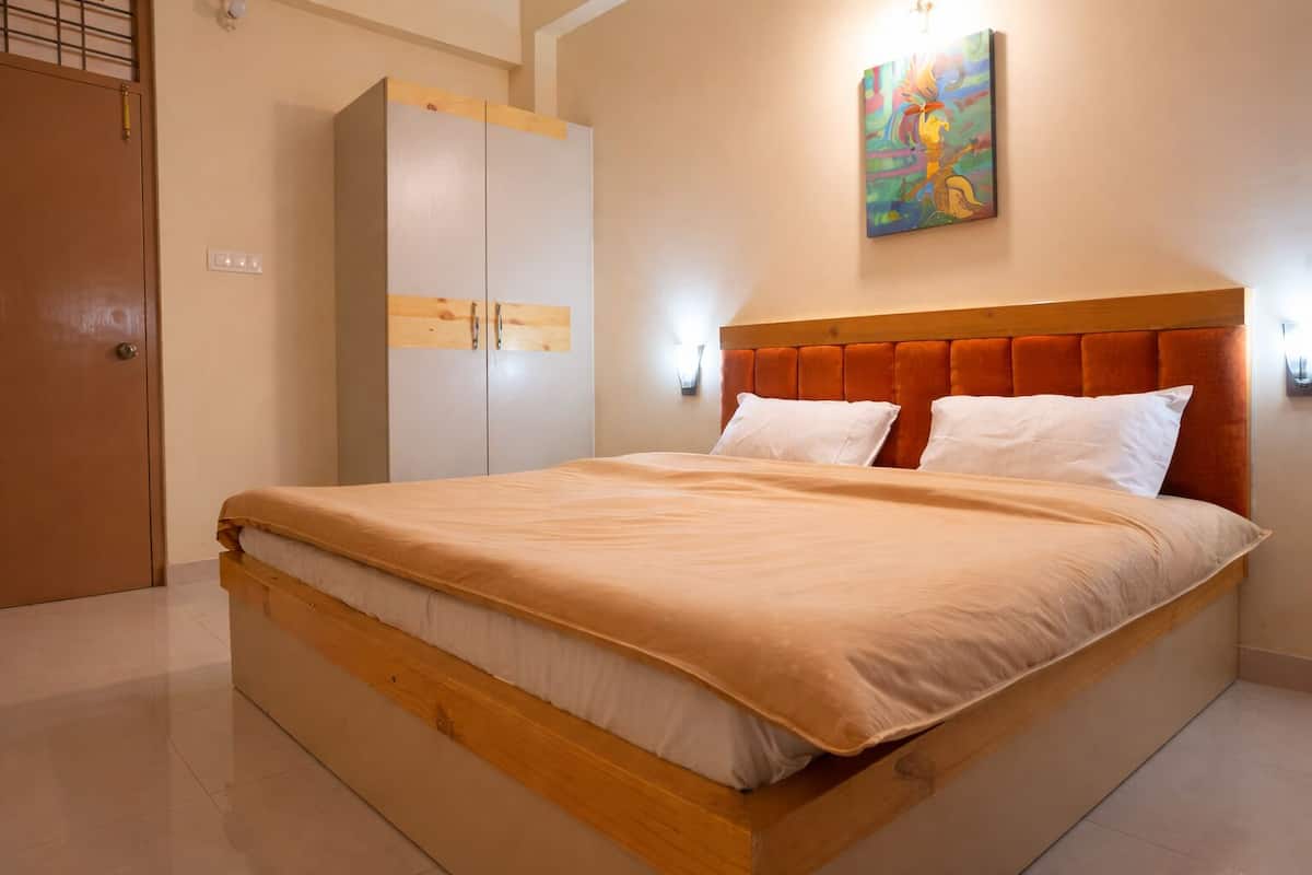 Premium Double Room | Free WiFi, bed sheets