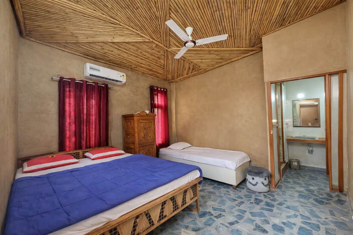 Standard Quadruple Room | Free WiFi, bed sheets