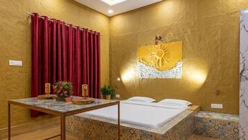 Traditional Double Room | Free WiFi, bed sheets