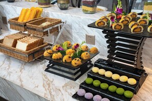 Daily self-serve breakfast (CNY 38 per person) - Chengdu Hazens Hotel (Chengdu)