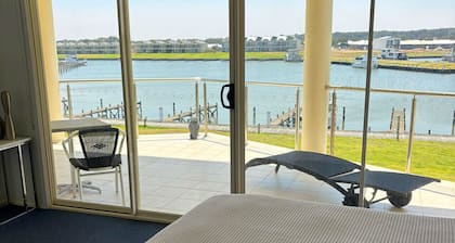 Kristina`s Place - 2 Bedroom - Water views