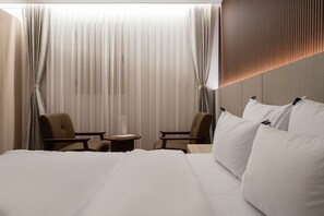 Standard-Doppelzimmer | Schreibtisch, kostenloses WLAN, Bettwäsche