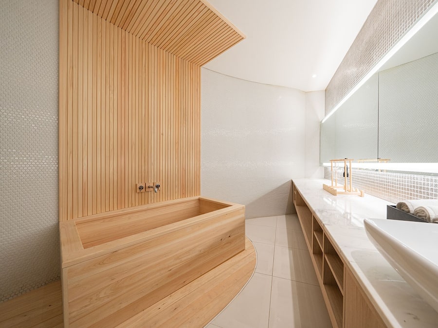 Suite de lujo | Escritorio, wifi gratis y ropa de cama