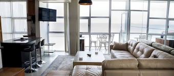 Luxurious 3-Bedroom Apartment with Ocean Views in Cape Town