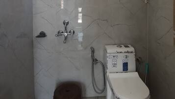 Handdukar, tvål och toalettpapper