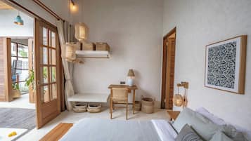 1 bedroom, Egyptian cotton sheets, premium bedding, memory-foam beds