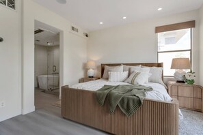 3 bedrooms, iron/ironing board, free WiFi