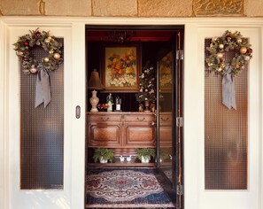 Interior - Southern California House~3 Bedrooms~Disneyland 3 ml~Pool (Santa Ana)