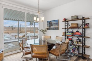 Dining - Pool, Spa, Pickleball & Piano | Near Pioneertown | Harmony House by AvantStay (Yucca Valley)