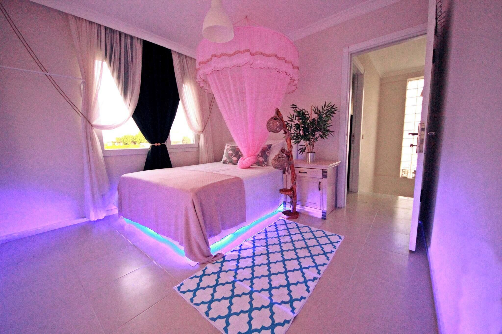 3 dormitorios, tabla de planchar con plancha, Internet