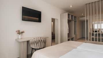 Minibar, free WiFi, bed sheets