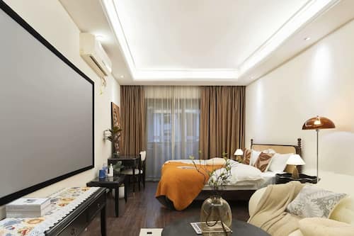 Luxury Studio Suite, 1 King Bed with Sofa bed, Partial Ocean View