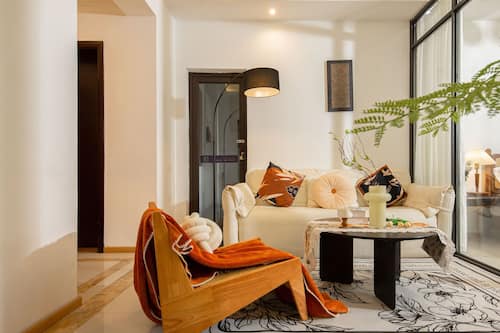 Luxury Studio Suite, Multiple Beds, Kitchen, Partial Ocean View