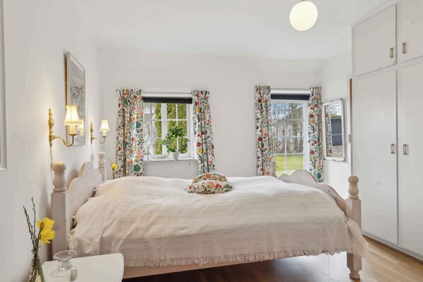 3 chambres, fer et planche à repasser, Wi-Fi gratuit