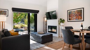 TV - Cosy Edge Studio-Modern stuido, quiet and walking distance to Farmers Arms Hotel (Daylesford)