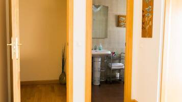 Apartment, Balcony, Mountain View | Bathroom | Shower, towels, toilet paper