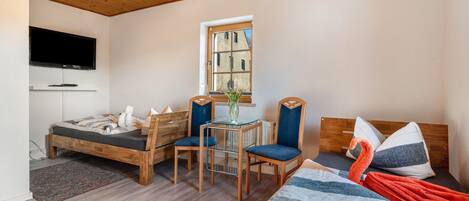 1 bedroom, free WiFi, bed sheets