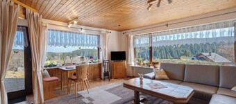 Haus Hölltalblick Apartment '70 Qm' with Private Terrace, Shared Garden and Wi-Fi