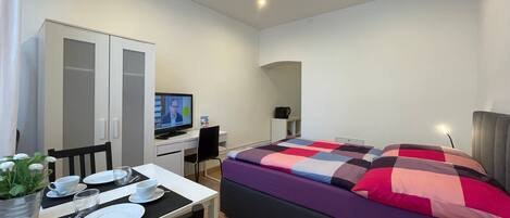 1 soverom, wi-fi (inkludert) og sengetøy