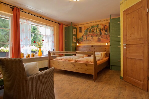 Free WiFi, bed sheets