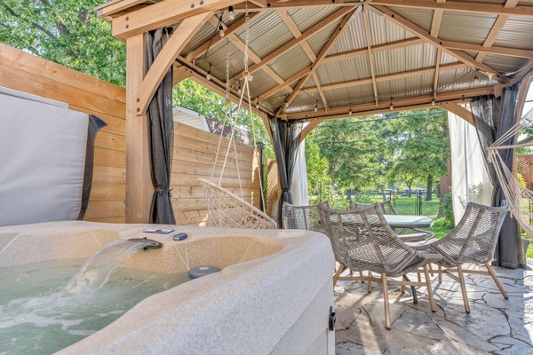 Bain à remous extérieur