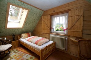 1 bedroom, free WiFi, bed sheets
