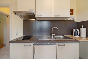 Fridge, microwave, stovetop, electric kettle