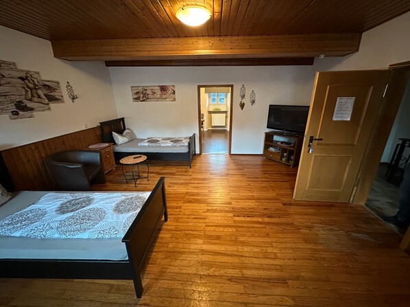 1 bedroom, iron/ironing board, free WiFi, bed sheets