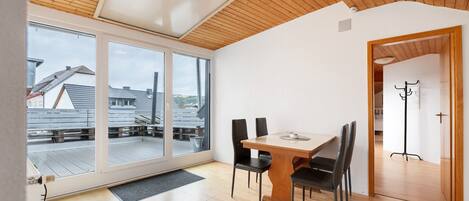 تناول الطعام