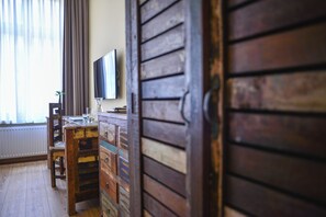 Studio | Hypo-allergenic bedding, laptop workspace, soundproofing - Apartment Central Leipzig - Zoo (Leipzig)