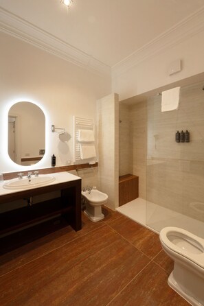 Premier Double Room, City View | Bathroom - AGH Babuino (Rome)