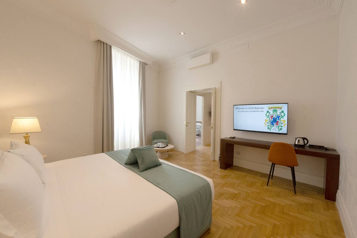 Phòng Suite Junior, quang cảnh thành phố | Minibar, két bảo mật tại phòng, màn/rèm cản sáng, phòng cách âm 