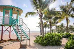 Front of property - A La Carte Ha Long Residence (Ha Long)