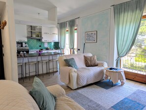 TV connectée, jeux vidéo, livres