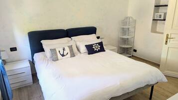 3 Schlafzimmer, Zimmersafe, Schreibtisch, Bügeleisen/Bügelbrett