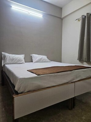 Deluxe-dobbeltværelse | Arbejdsområde til bærbare computere, gratis Wi-Fi