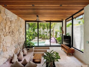 Flat-screen TV - Blacksand Villas Echo Beach (Canggu)