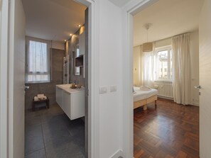 3 slaapkamers, een bureau, een strijkplank/strijkijzer, gratis wifi