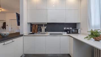 Frigorifero, microonde, forno, lavastoviglie