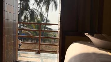 2 makuuhuonetta, silitysrauta/-lauta