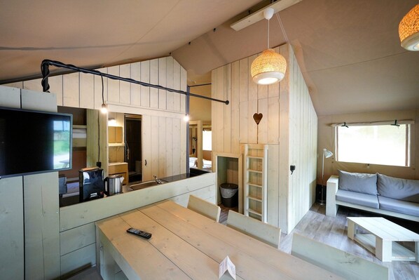 Interior - Luxuszelt im Serengeti Park (Hodenhagen)