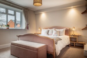 2 makuuhuonetta, työpöytä, silitysrauta/-lauta, Wi-Fi