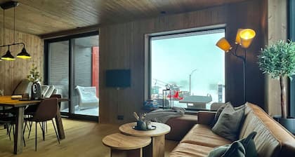 New ski-in/ski-out apartment with sauna in Hafjell